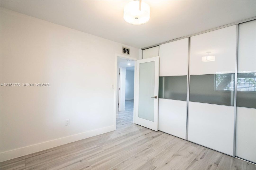В аренду: $3,400 (2 спален, 1 ванн, 677 Квадратных фут)