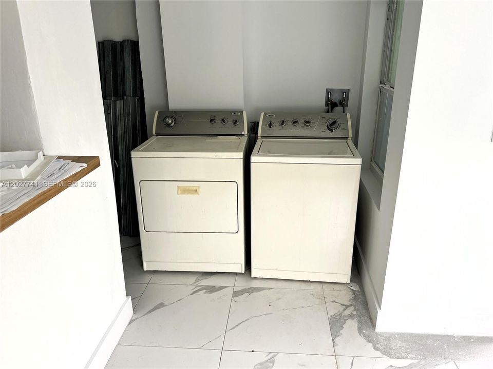 For Sale: $520,000 (4 beds, 2 baths, 1888 Square Feet)