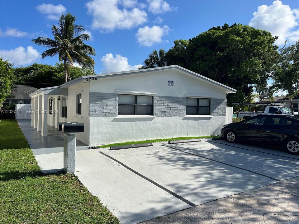 For Sale: $520,000 (4 beds, 2 baths, 1888 Square Feet)