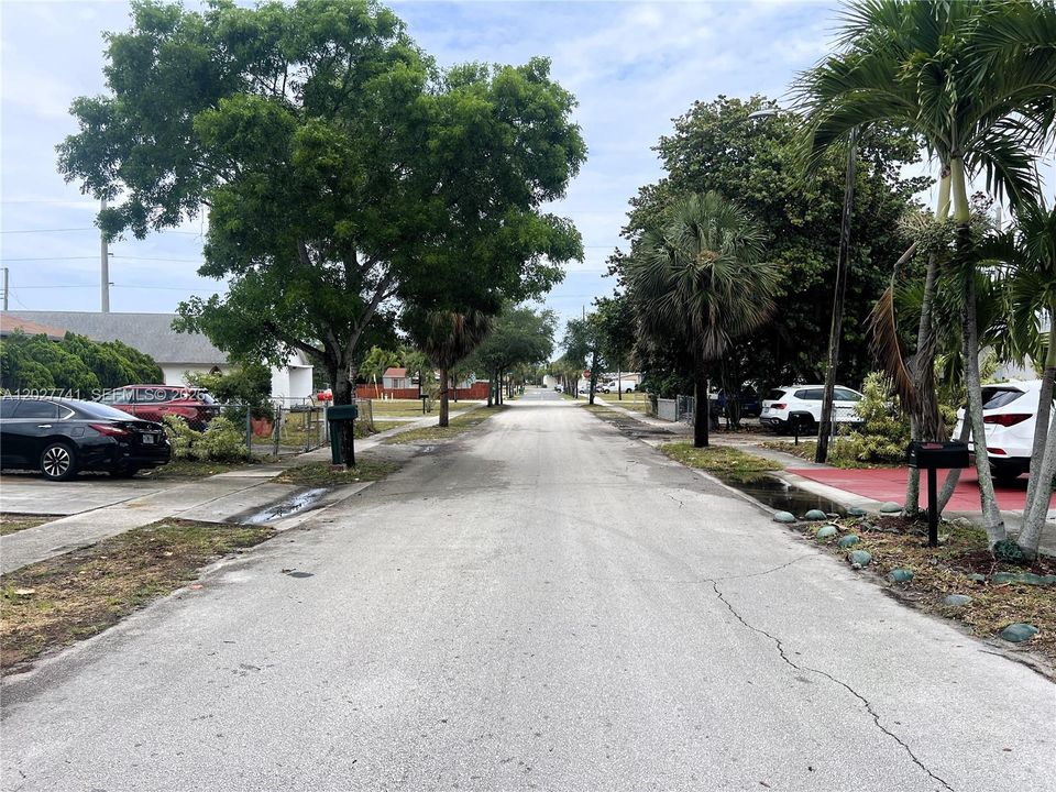 For Sale: $520,000 (4 beds, 2 baths, 1888 Square Feet)