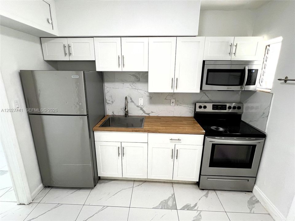 For Sale: $520,000 (4 beds, 2 baths, 1888 Square Feet)