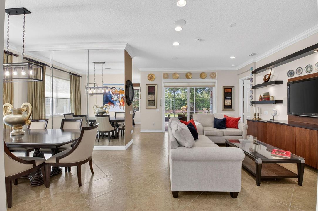 Family & Dining Rooms