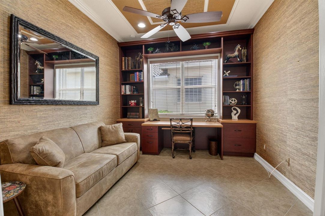 Den/office/3BR w pocket doors
