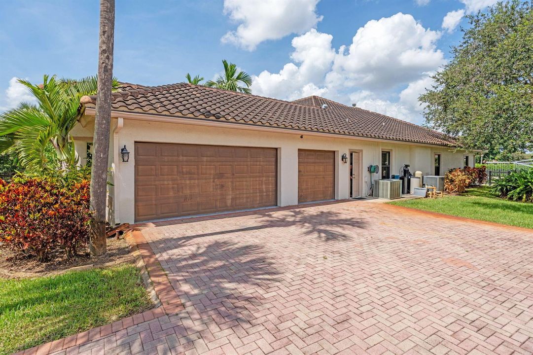 114-web-or-mls-A7408596
