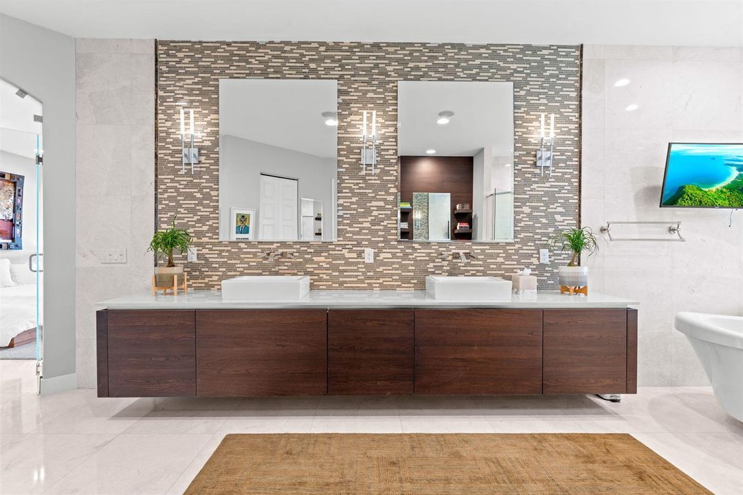63-web-or-mls-A7404743