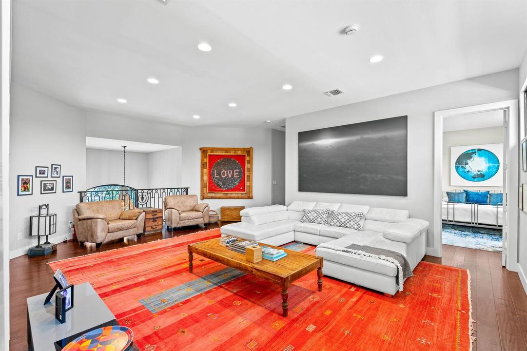32-web-or-mls-A7404596