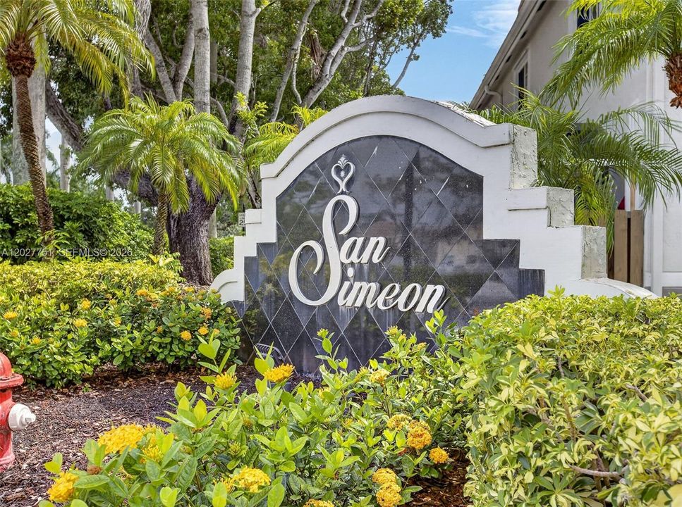 For Rent: $2,750 (2 beds, 1 baths, 979 Square Feet)