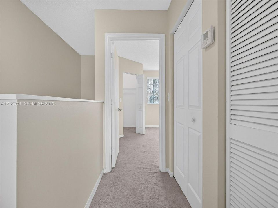 For Rent: $2,750 (2 beds, 1 baths, 979 Square Feet)