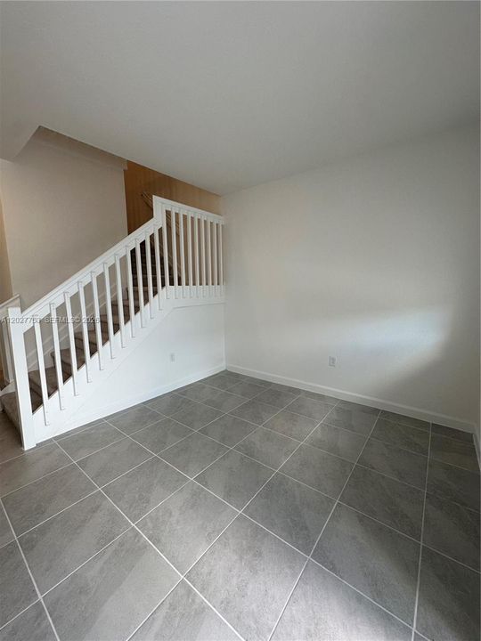 For Rent: $2,900 (3 beds, 2 baths, 1642 Square Feet)