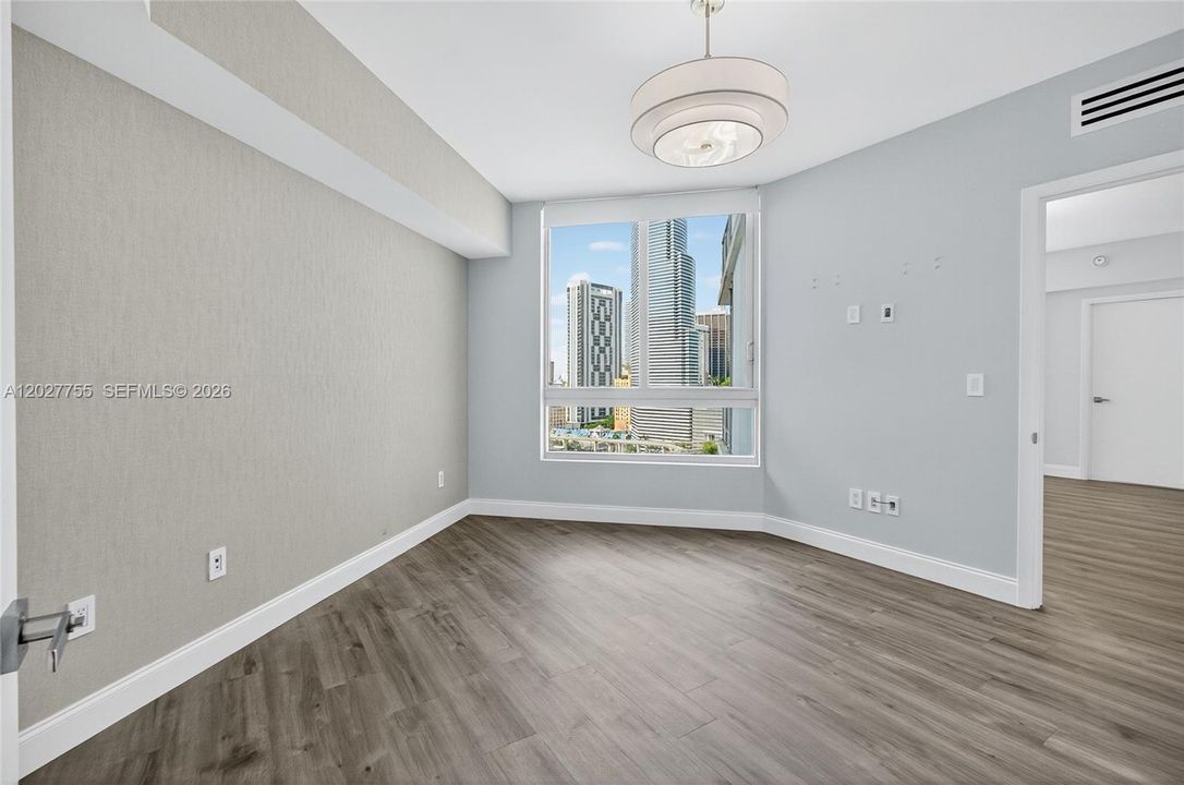 В аренду: $4,000 (2 спален, 2 ванн, 1030 Квадратных фут)