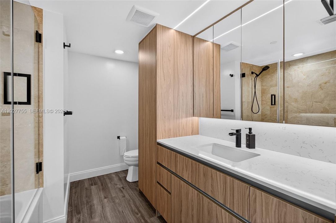 В аренду: $4,000 (2 спален, 2 ванн, 1030 Квадратных фут)