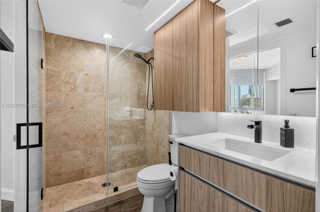 В аренду: $4,000 (2 спален, 2 ванн, 1030 Квадратных фут)
