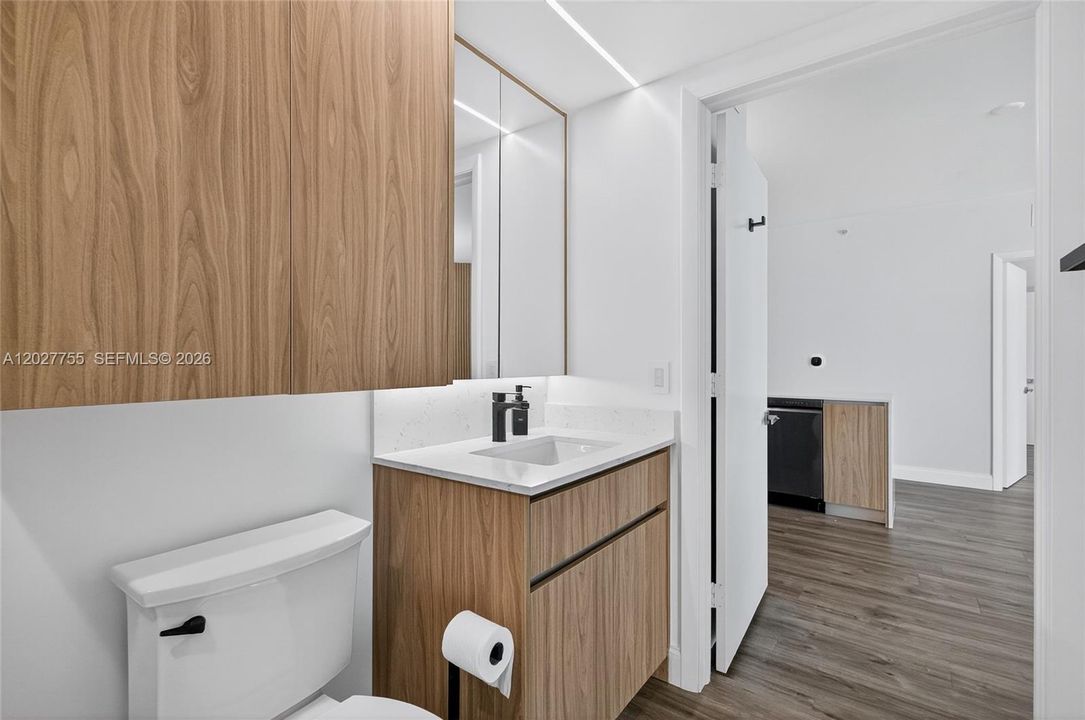 В аренду: $4,000 (2 спален, 2 ванн, 1030 Квадратных фут)