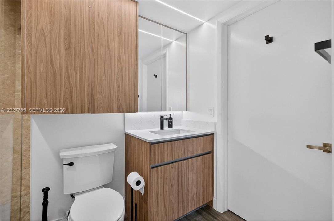 В аренду: $4,000 (2 спален, 2 ванн, 1030 Квадратных фут)