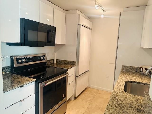 В аренду: $4,690 (2 спален, 2 ванн, 1056 Квадратных фут)