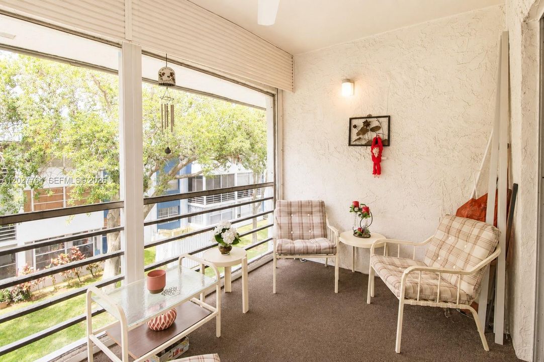 En Venta: $100,000 (2 camas, 2 baños, 958 Pies cuadrados)