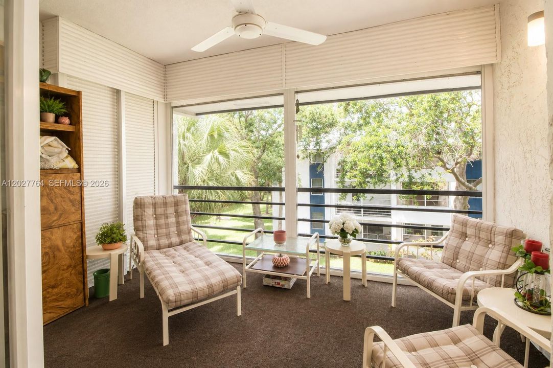 En Venta: $100,000 (2 camas, 2 baños, 958 Pies cuadrados)