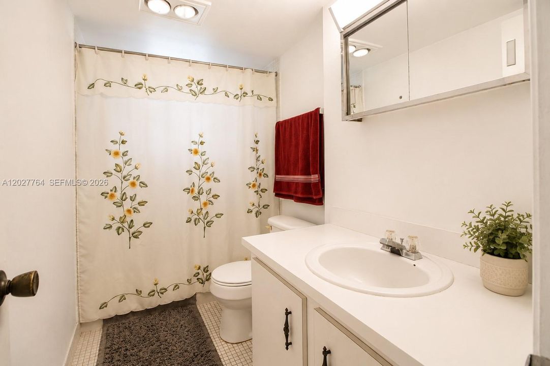 En Venta: $100,000 (2 camas, 2 baños, 958 Pies cuadrados)