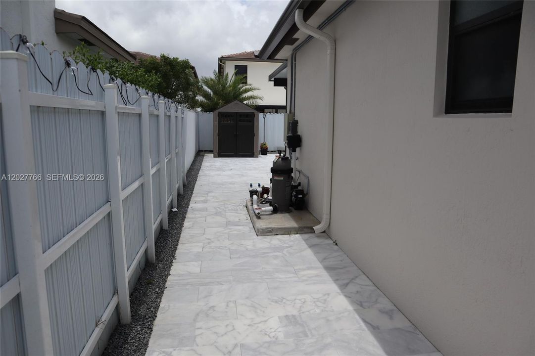 For Sale: $695,000 (4 beds, 3 baths, 1904 Square Feet)