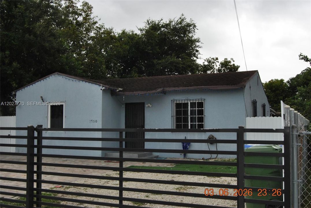 For Sale: $580,000 (2 beds, 1 baths, 1185 Square Feet)