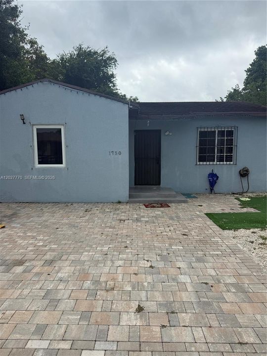 For Sale: $580,000 (2 beds, 1 baths, 1185 Square Feet)