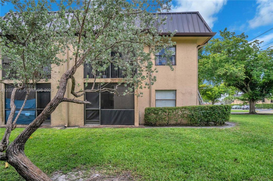 Activo con contrato: $255,000 (2 camas, 2 baños, 787 Pies cuadrados)