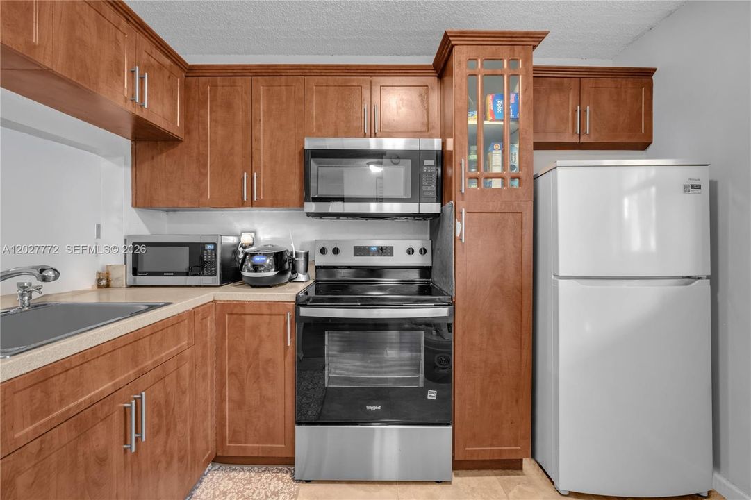 Activo con contrato: $255,000 (2 camas, 2 baños, 787 Pies cuadrados)