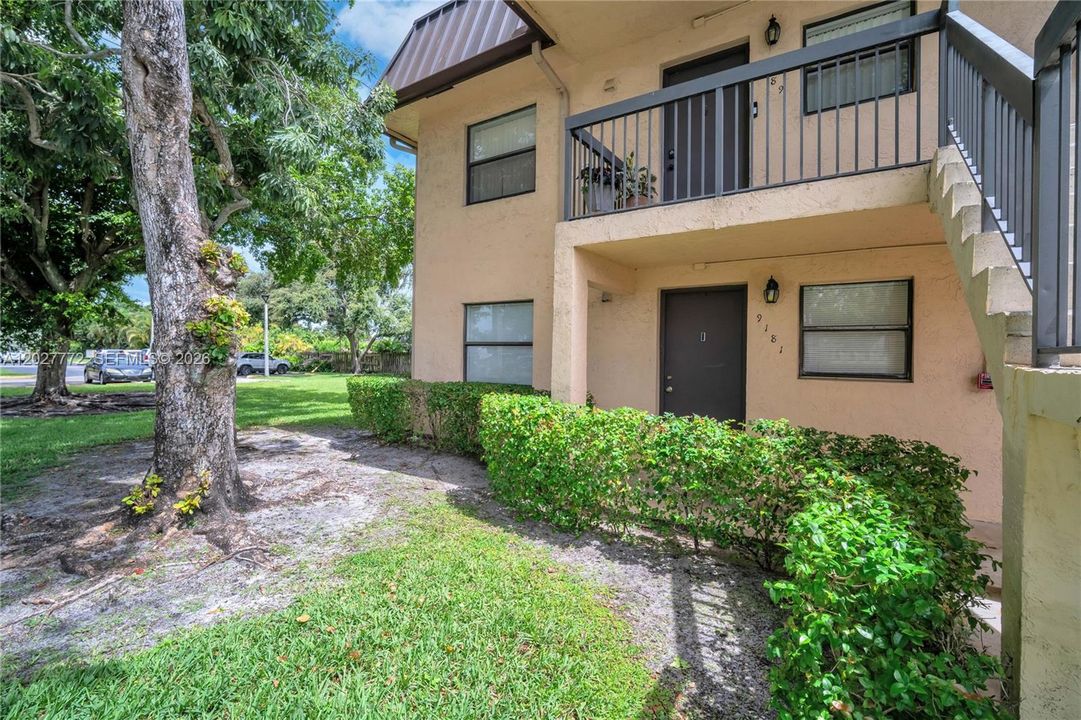 Activo con contrato: $255,000 (2 camas, 2 baños, 787 Pies cuadrados)