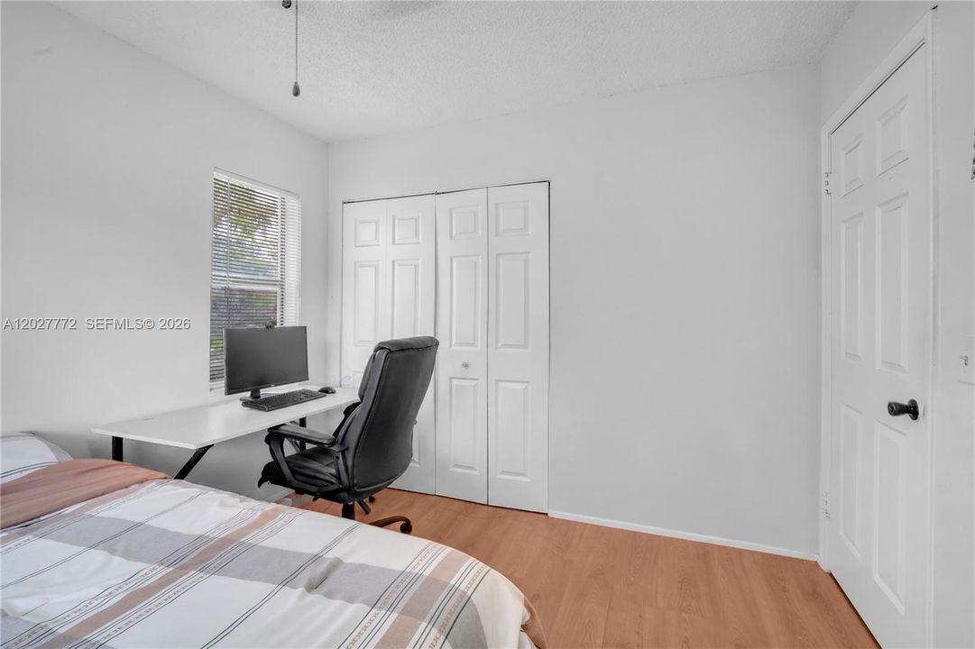 Activo con contrato: $255,000 (2 camas, 2 baños, 787 Pies cuadrados)