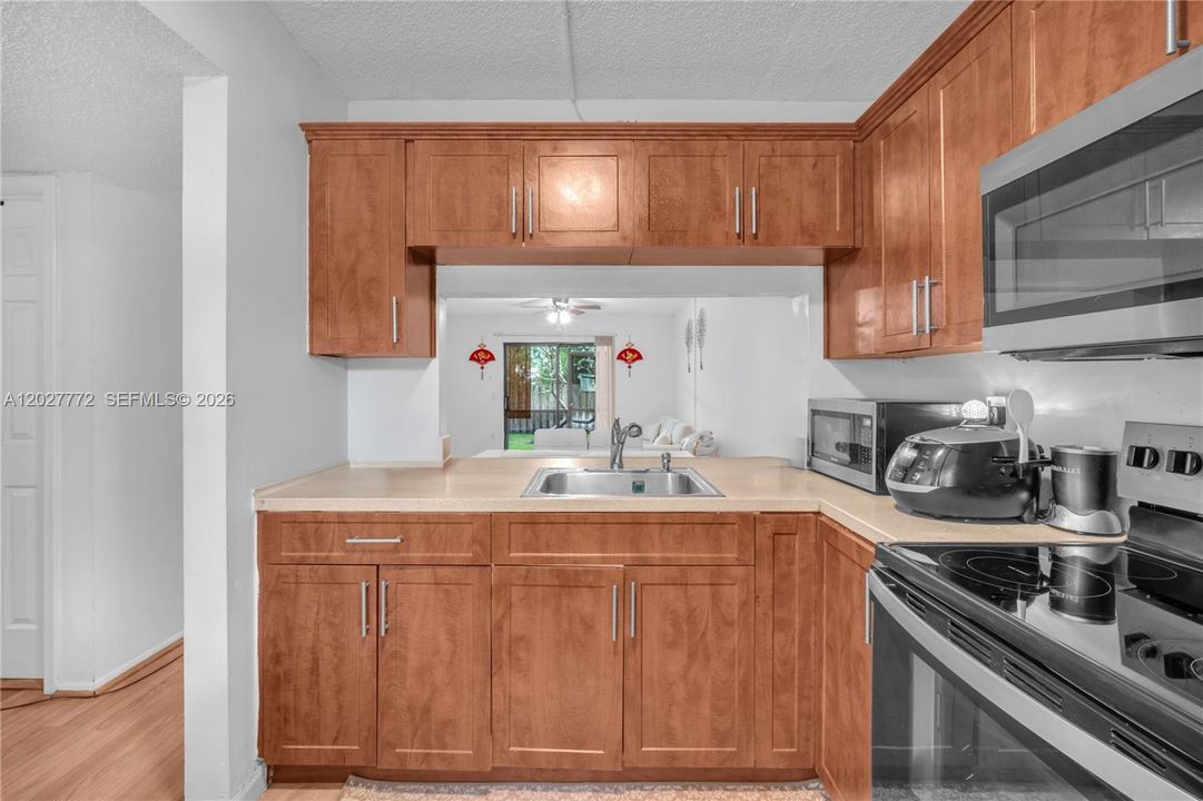 Activo con contrato: $255,000 (2 camas, 2 baños, 787 Pies cuadrados)