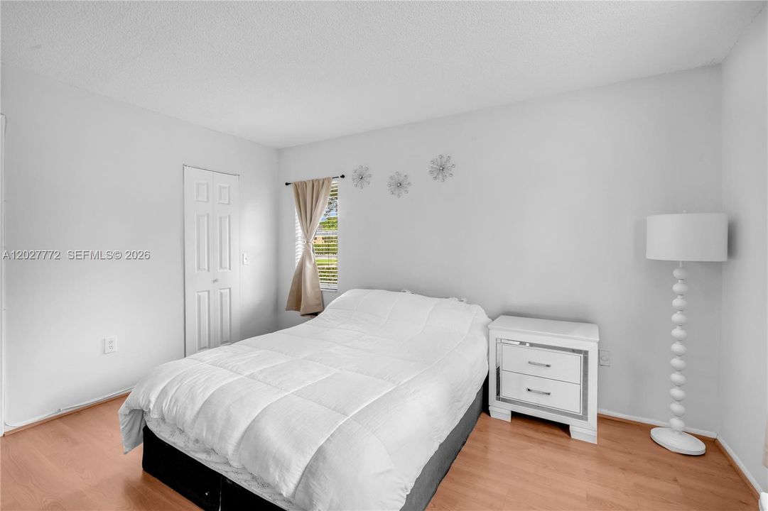 Activo con contrato: $255,000 (2 camas, 2 baños, 787 Pies cuadrados)