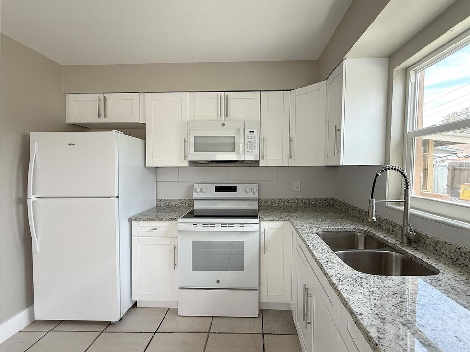 Kitchen Large side