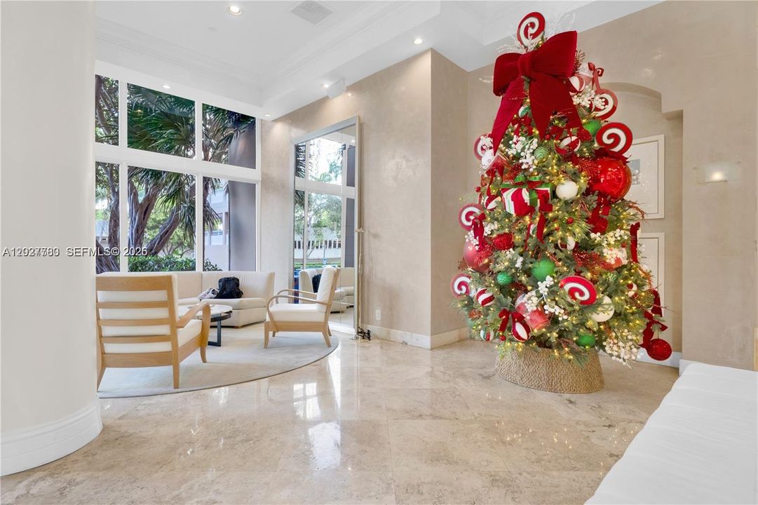 For Rent: $3,699 (2 beds, 2 baths, 985 Square Feet)