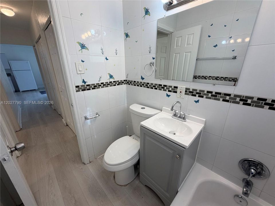 For Rent: $1,600 (2 beds, 1 baths, 700 Square Feet)