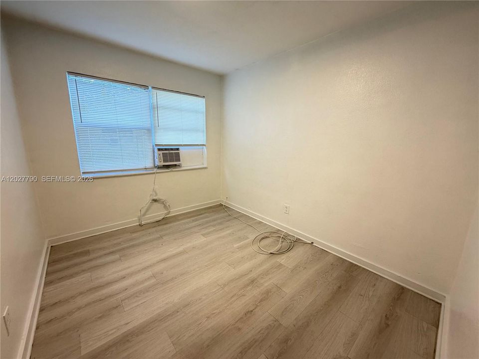 For Rent: $1,600 (2 beds, 1 baths, 700 Square Feet)