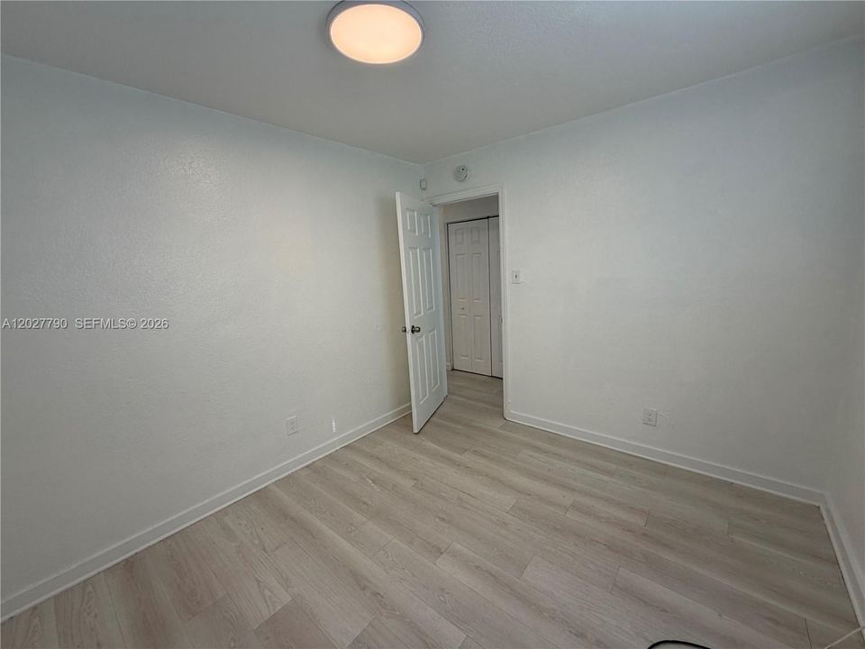 For Rent: $1,600 (2 beds, 1 baths, 700 Square Feet)