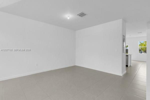В аренду: $2,350 (3 спален, 2 ванн, 1504 Квадратных фут)