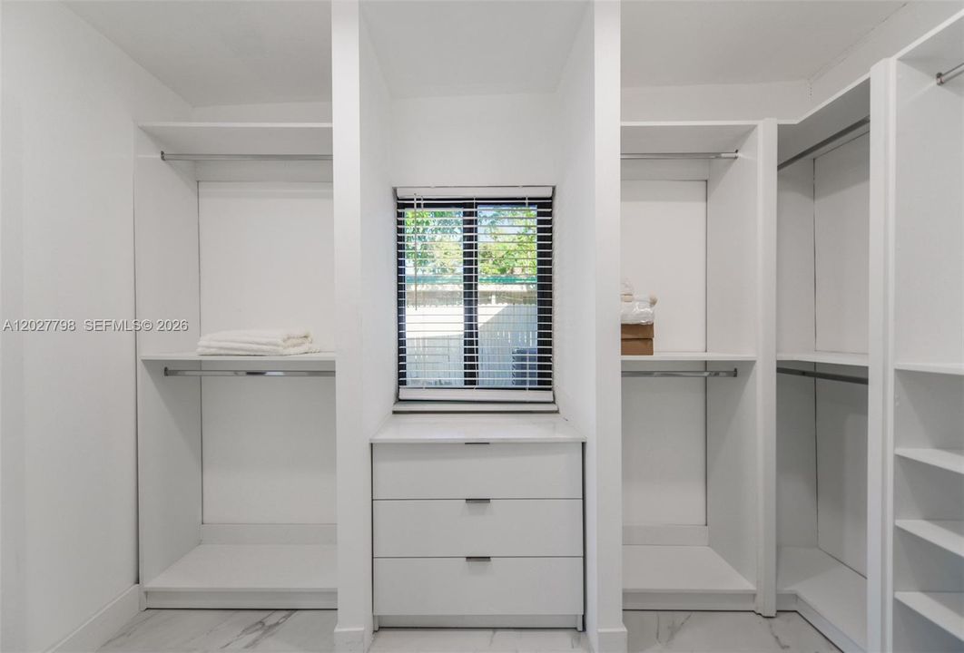 В аренду: $7,500 (4 спален, 2 ванн, 1625 Квадратных фут)