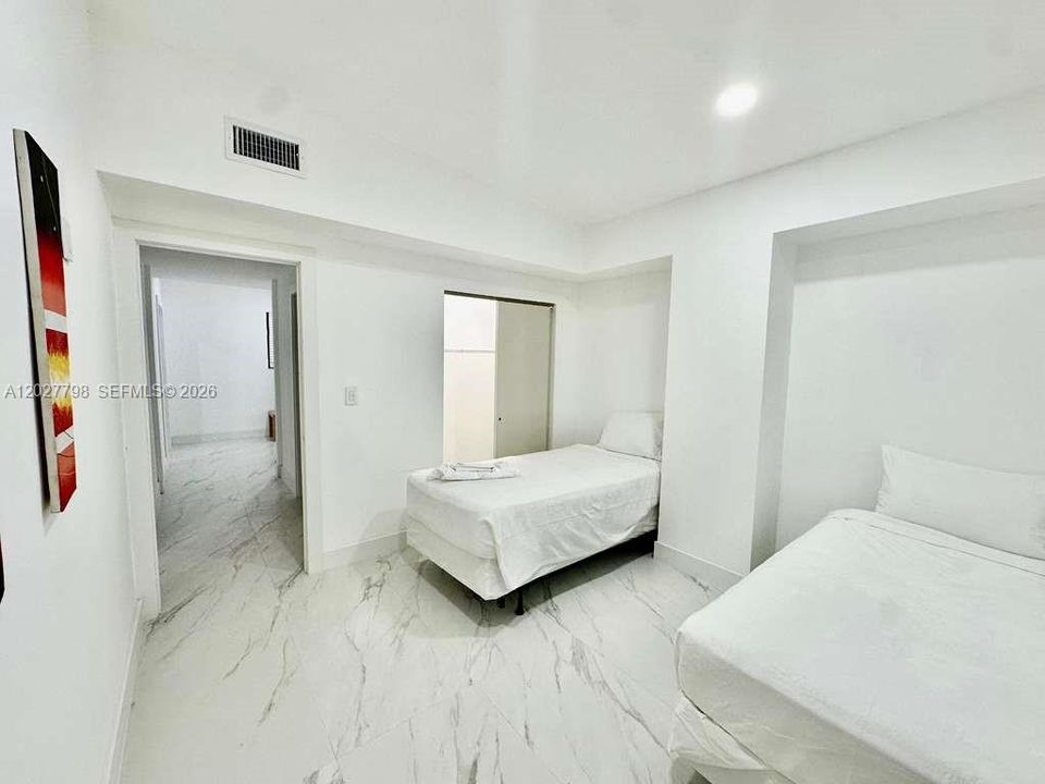 В аренду: $7,500 (4 спален, 2 ванн, 1625 Квадратных фут)