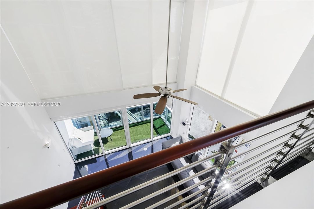 For Sale: $598,000 (2 beds, 2 baths, 1289 Square Feet)