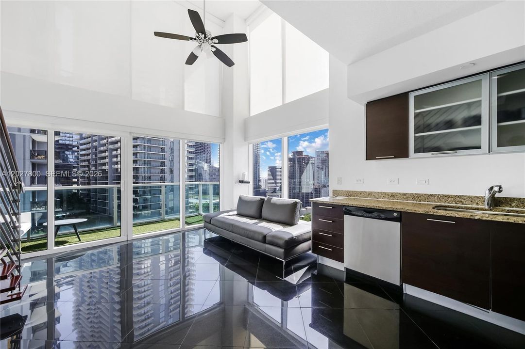 For Sale: $598,000 (2 beds, 2 baths, 1289 Square Feet)