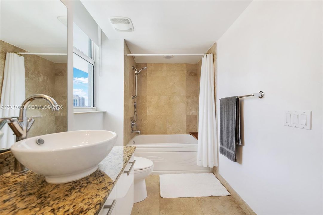 For Sale: $598,000 (2 beds, 2 baths, 1289 Square Feet)