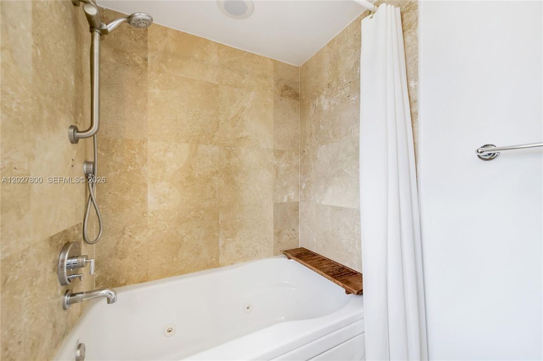 For Sale: $598,000 (2 beds, 2 baths, 1289 Square Feet)