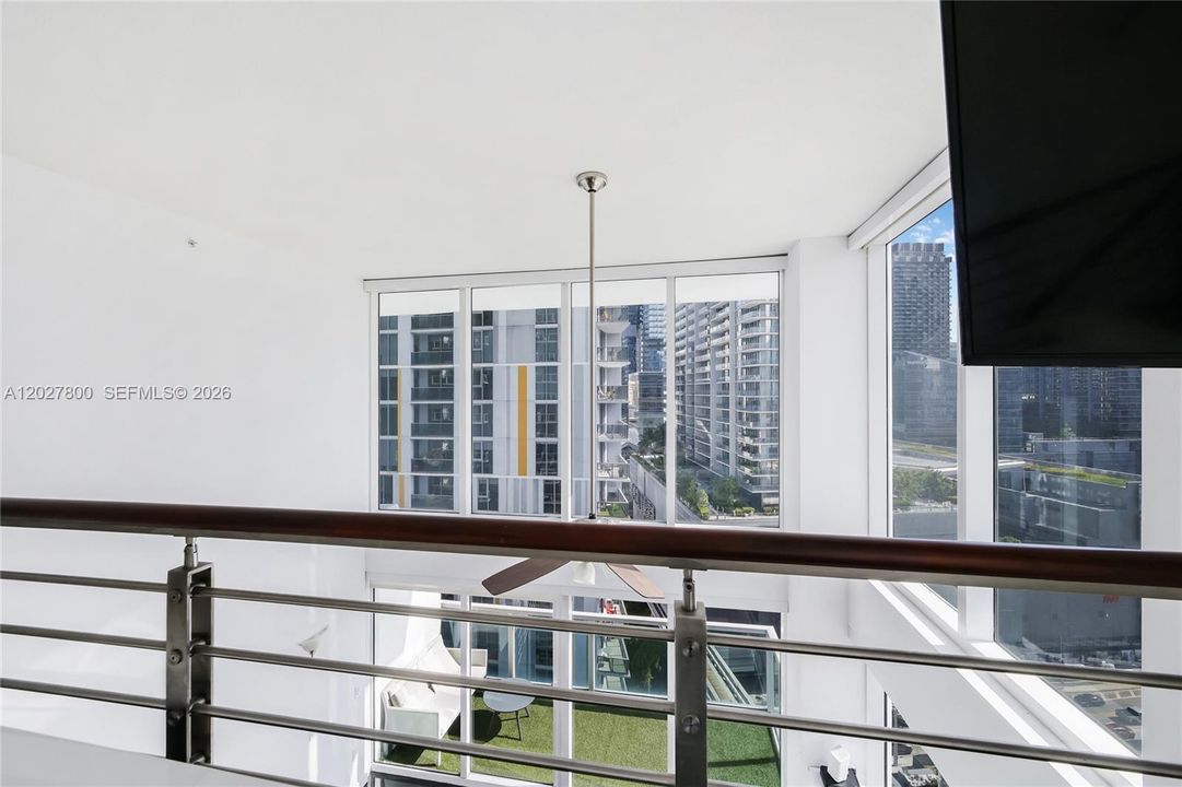 For Sale: $598,000 (2 beds, 2 baths, 1289 Square Feet)