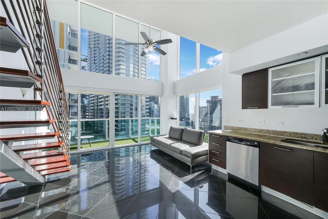 For Sale: $598,000 (2 beds, 2 baths, 1289 Square Feet)
