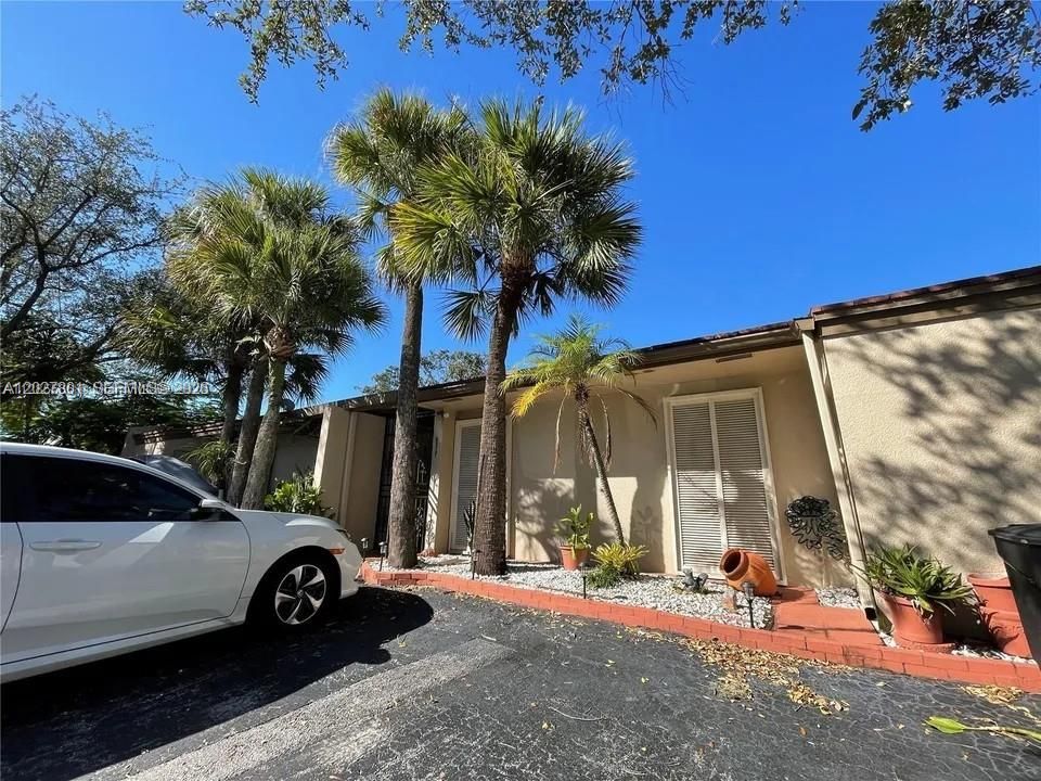 For Rent: $3,000 (2 beds, 2 baths, 1345 Square Feet)