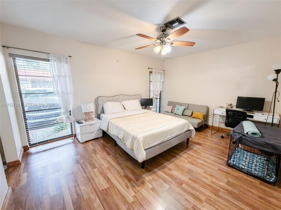 Recently Rented: $2,800 (2 beds, 2 baths, 1345 Square Feet)