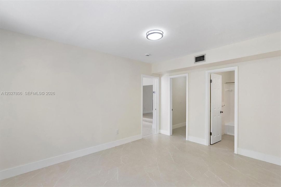 For Rent: $3,999 (3 beds, 2 baths, 2245 Square Feet)