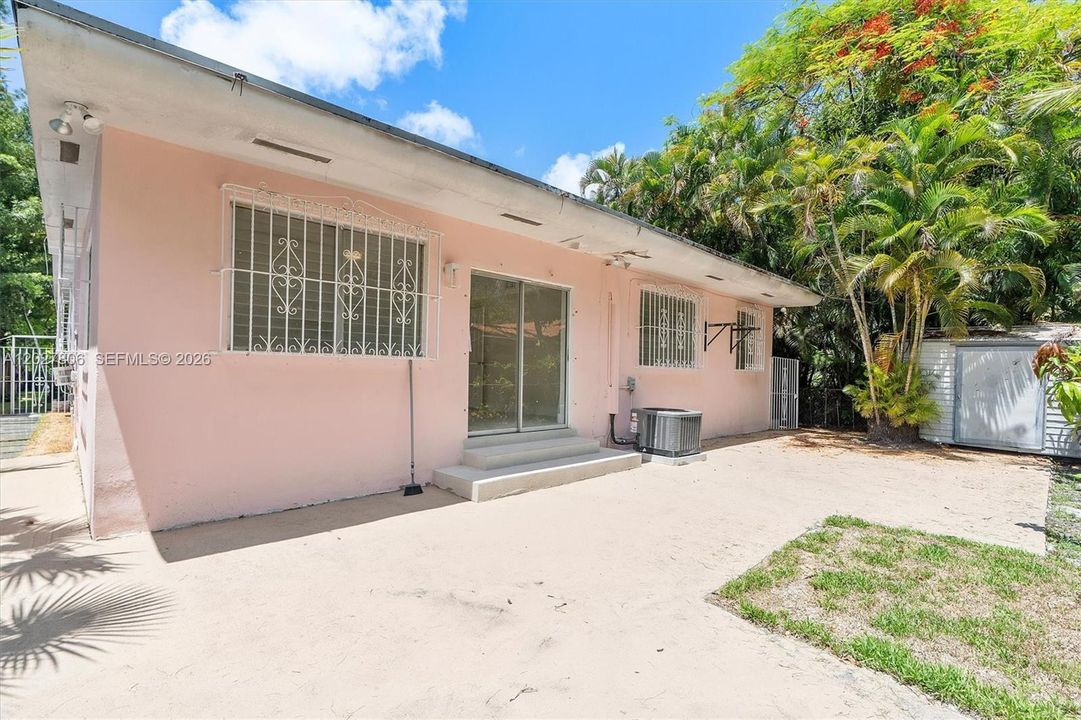For Rent: $3,999 (3 beds, 2 baths, 2245 Square Feet)