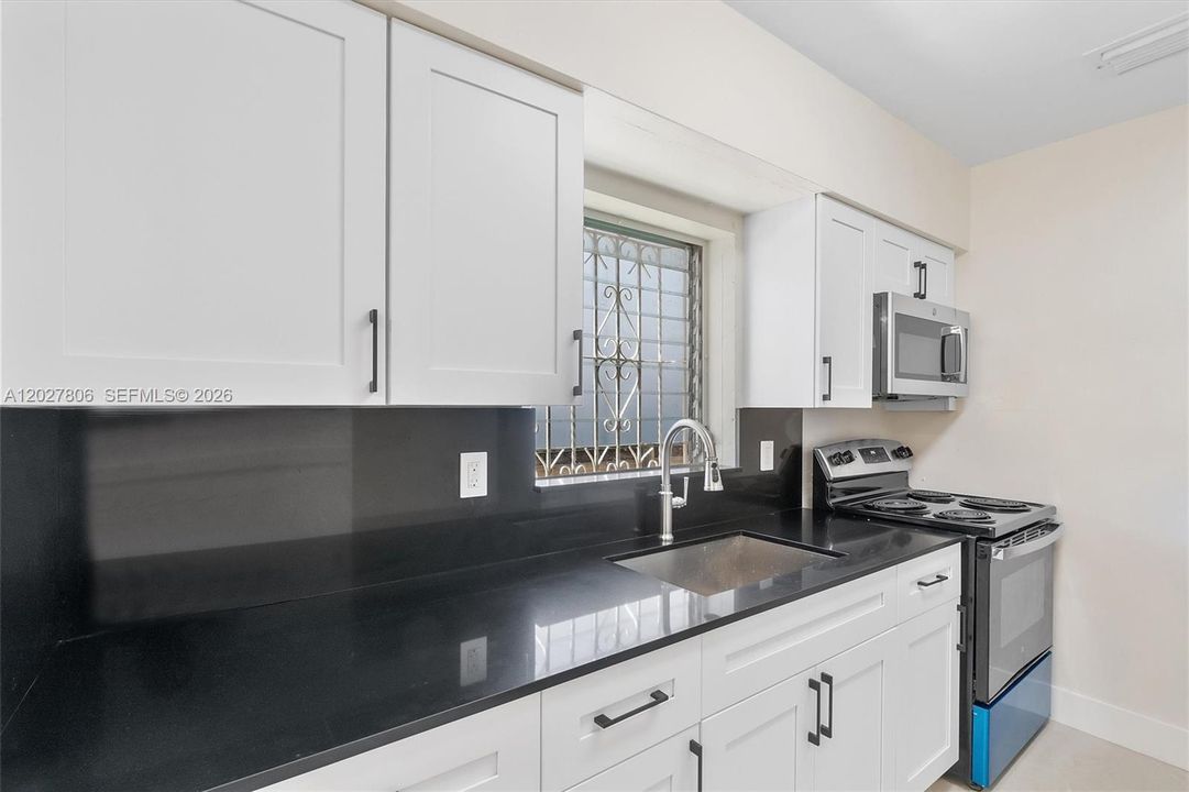 For Rent: $3,999 (3 beds, 2 baths, 2245 Square Feet)